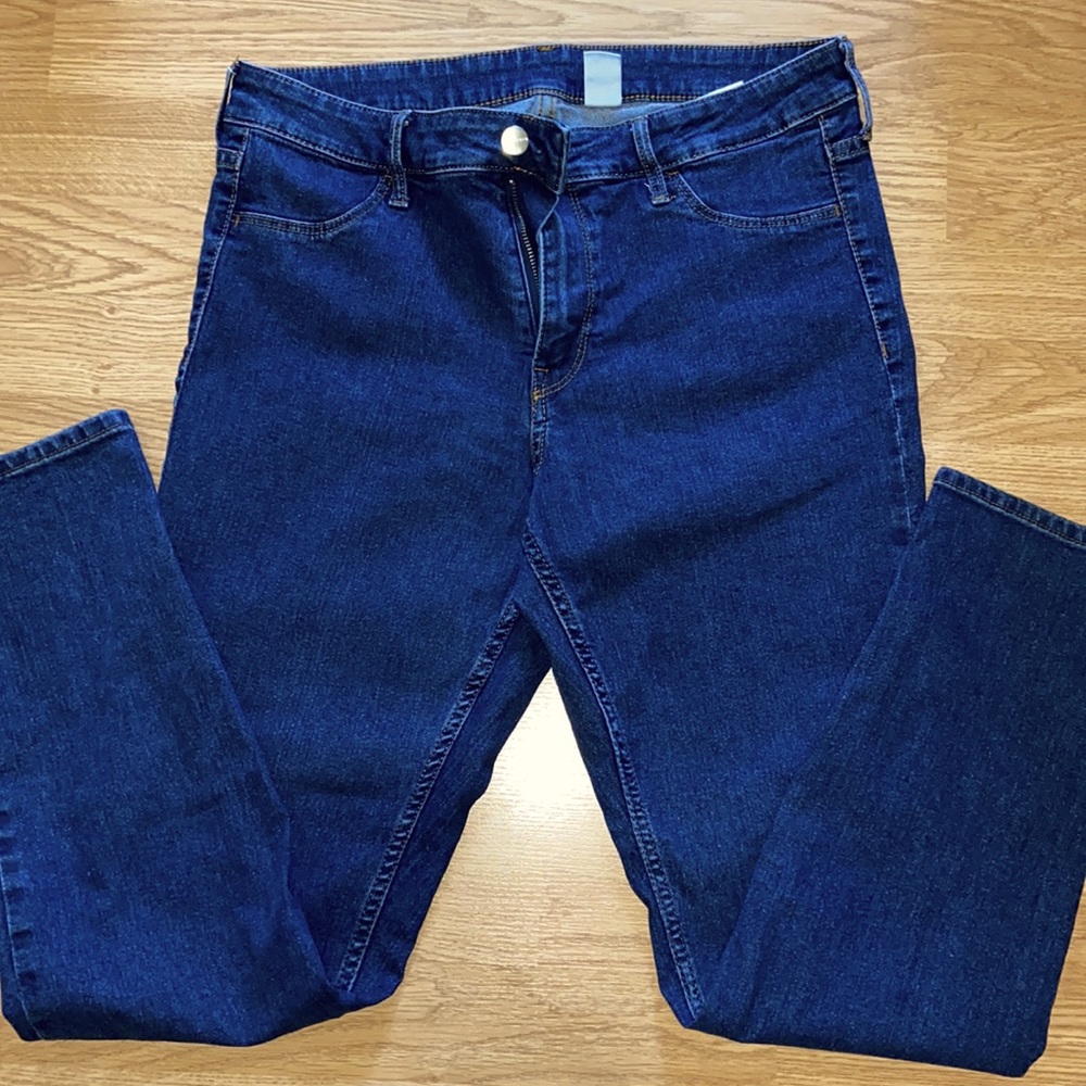 H&M sz 12 skinny ankle bnwot jeans ! Nice quality , basic stretchy jeans !